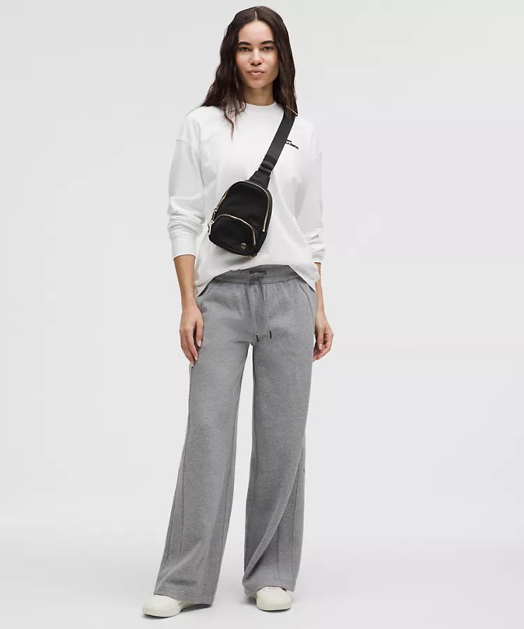 LuluLemon Sling Bag EveryWhere Small 2L-ColourBlackGold