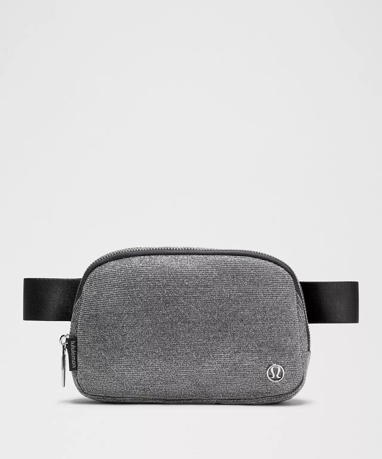 Lululemon Everywhere Belt Bag 1L
Glitter (Dark Silver/Graphite Grey/Silver)