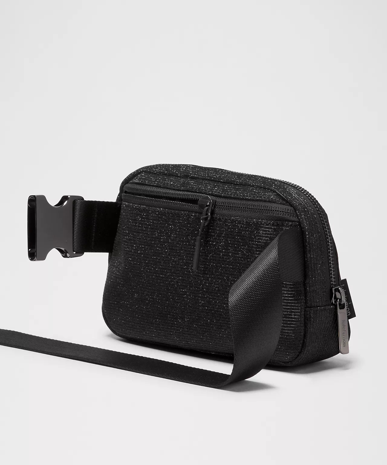 Lululemon Everywhere Belt Bag 1L
Glitter (Black/Gunmetal)