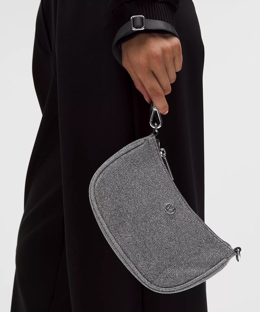 Lululemon City Essentials Mini Shoulder Bag 1L
Glitter - Dark Silver/Graphite Grey/Silver
