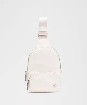 Lululemon Everywhere Sling Bag Small 2L - Light Ivory