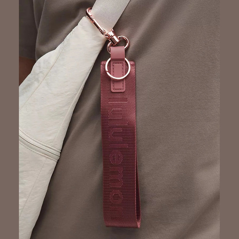 LuluLemon KeyChain NeverLost-ColourRed Clay/Rockwood 