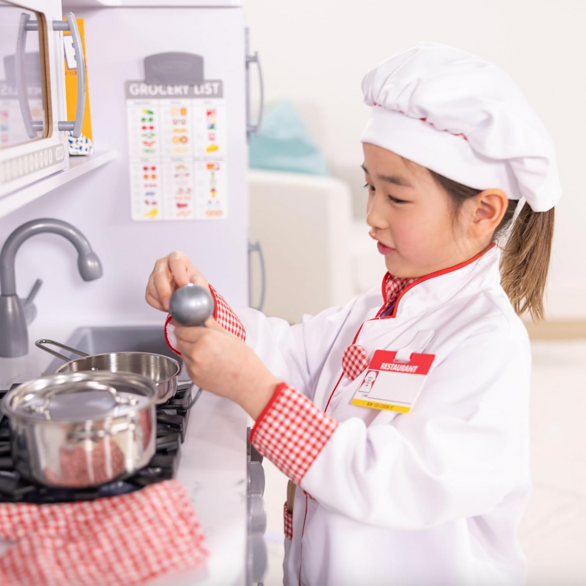 Melissa & Doug Chef Costume 8-Piece 3-6
