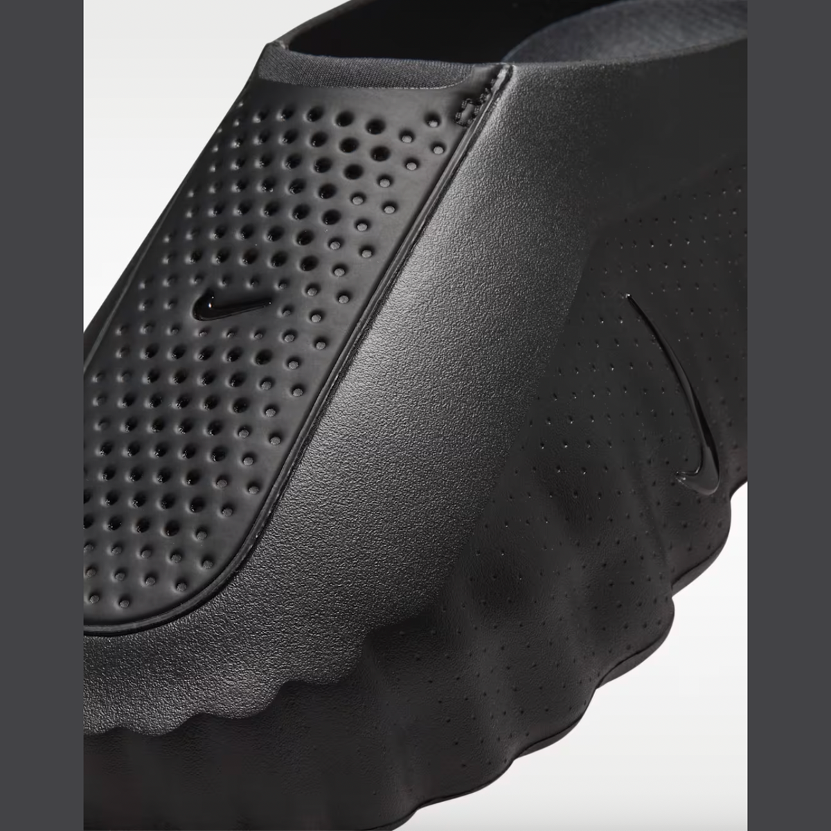 Nike Mind 001 Men's Pregame Mules - Black